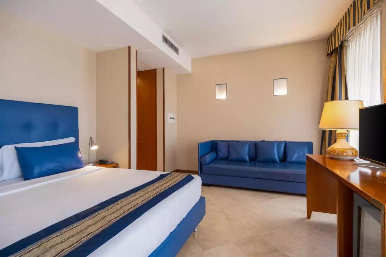 Quadruple Room,1274646862:JPEG